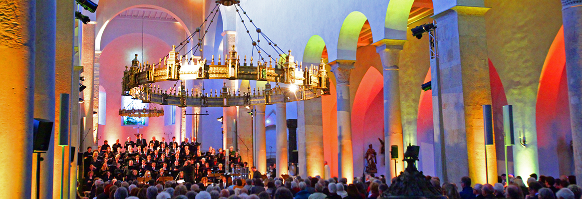 Dommusik "Lux in tenebris" im Dom Hildesheim